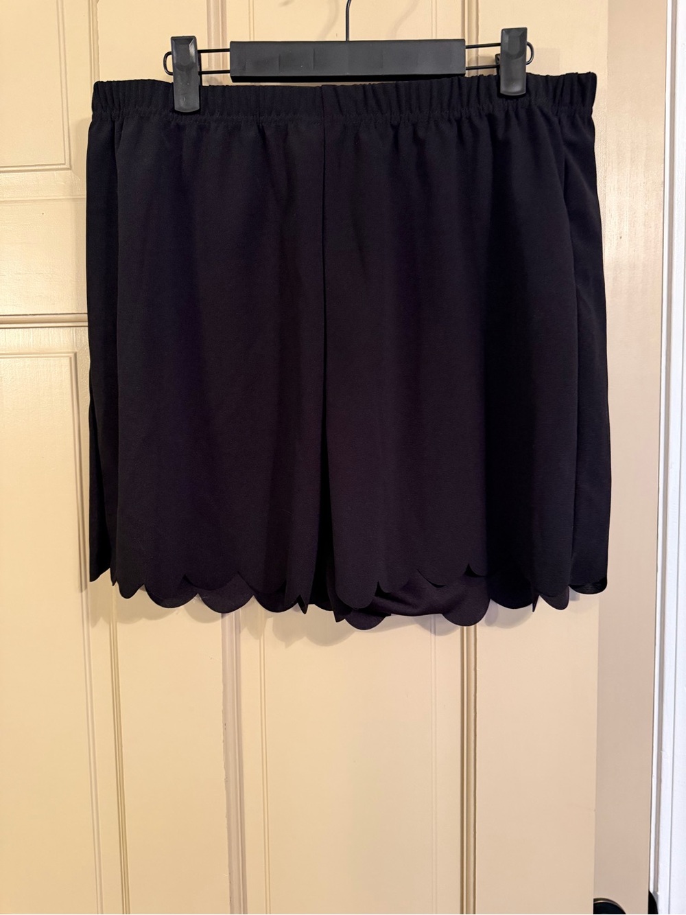 NWOT - SHEIN Black Scallop Hem High Waist Shorts